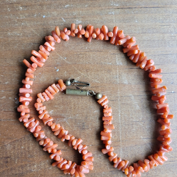 Vintage Genuine Coral Necklace - Picture 3 of 3